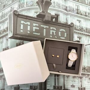 Fossil ES4383SET Neely Three-Hand White Leather Watch and Jewellery Box Set